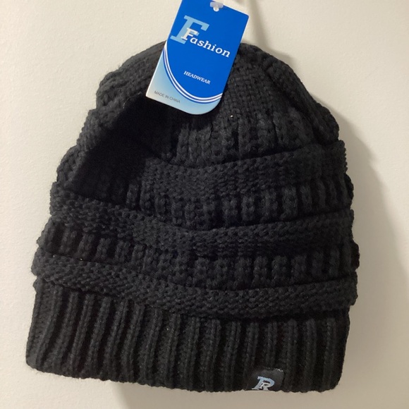 Women’s Beanie Hats - Picture 1 of 1